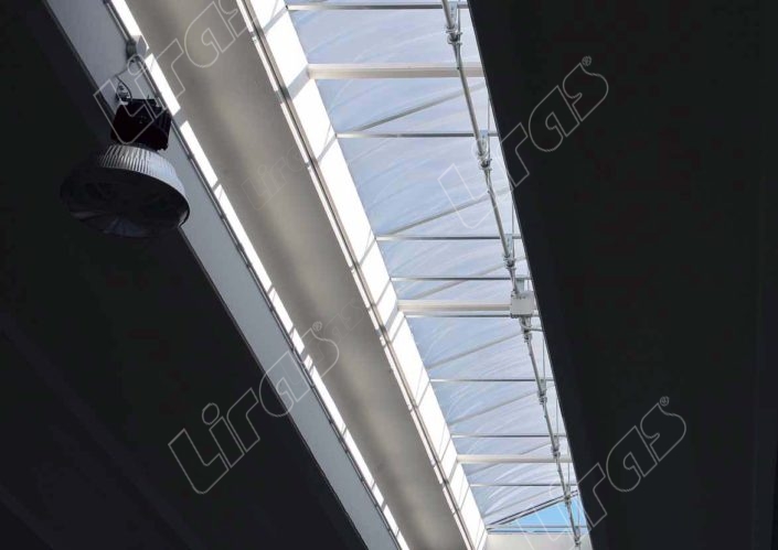 Lucernario industriale in plexiglass - Modello 4